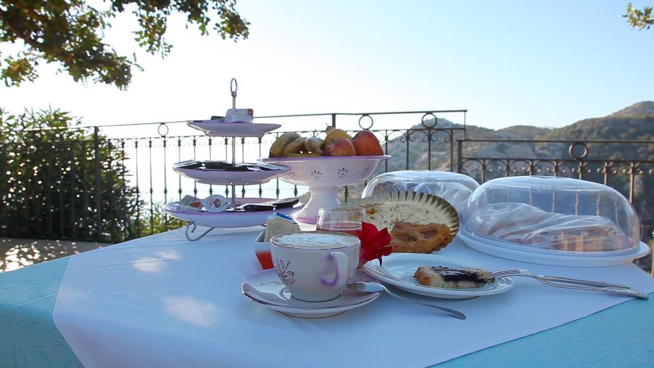 Hotel Turismo Rurale Villa Maria Caterina 칼라고노네 외부 사진